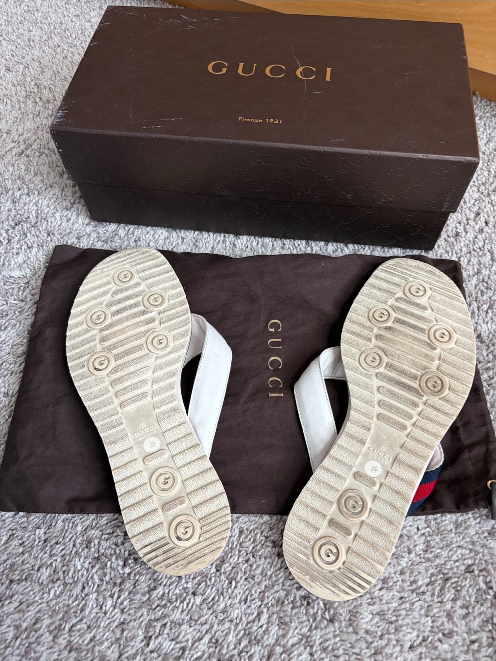 Gucci White Leather Flip-Flops with Navy & Red Webbing woman’s - Picture 3 of 3